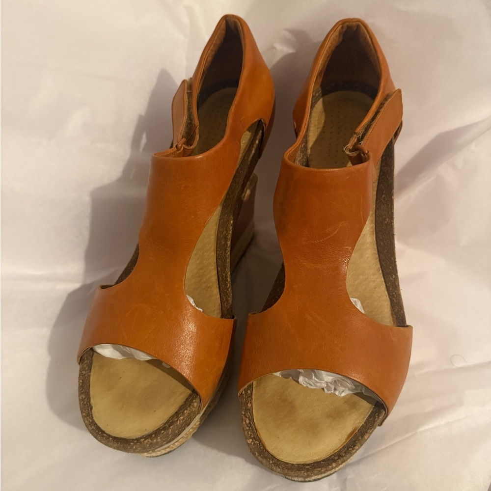 Tsubo Women's Tan Wedge Sandals - Picture 2 of 5
